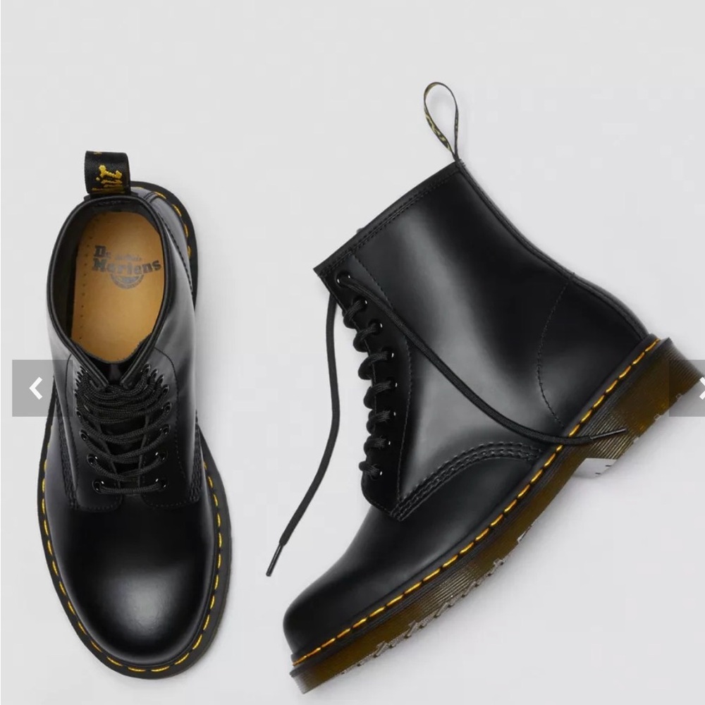 Dr. Martens 1469 Smooth… Black Boots